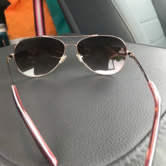 Kate Spade ♠️ sunglasses with case - Picture 3 of 5